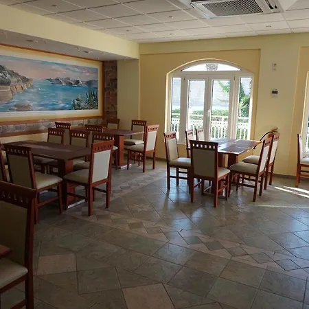 Hotel Athina Saint George Bay Agios Georgios Pagon
